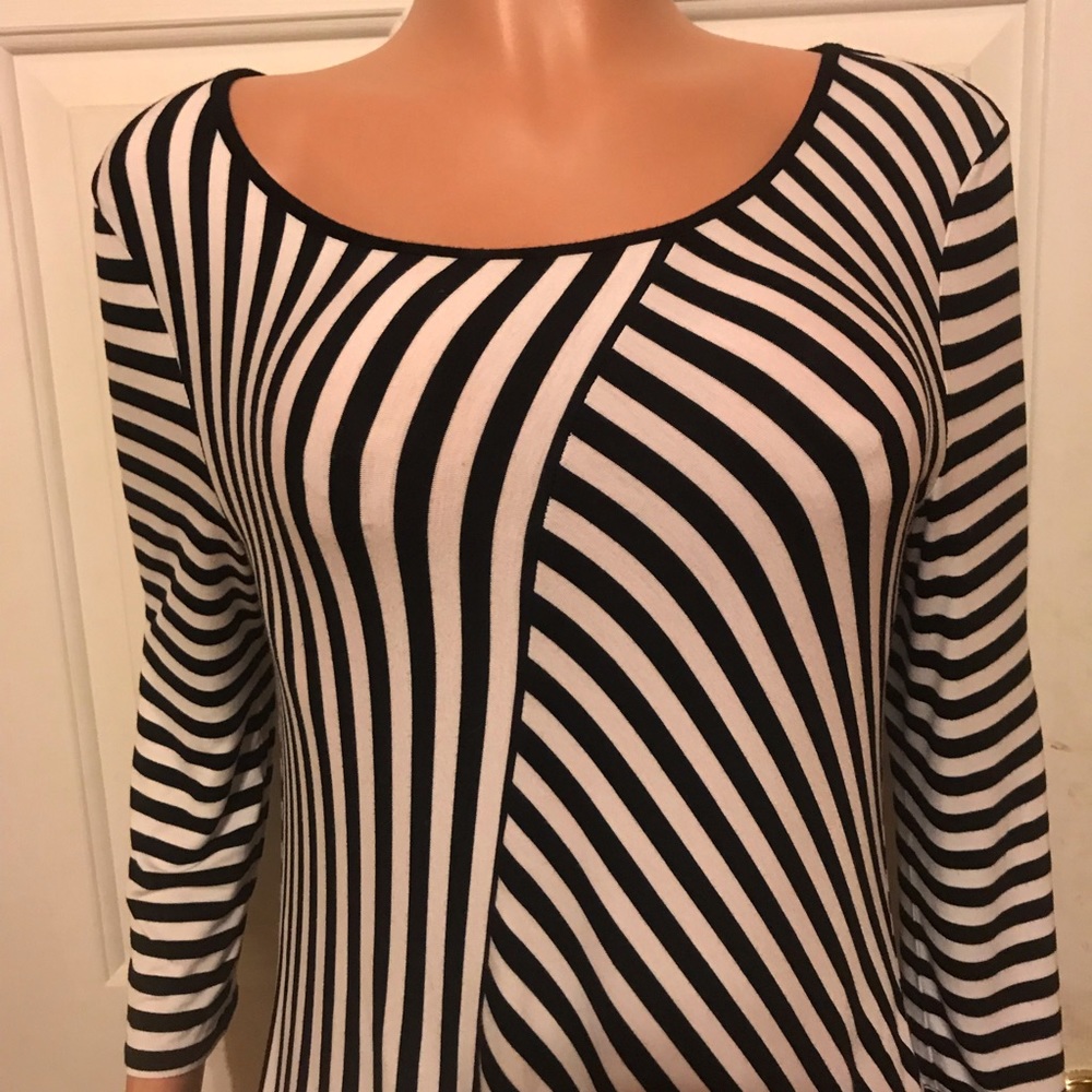 ❌SOLD❌ Cable & Gauge Asymmetrical Striped Shirt - Picture 2 of 8